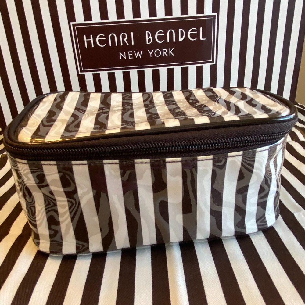 HENRI BENDEL NAIL POLISH/COSMETIC CASE